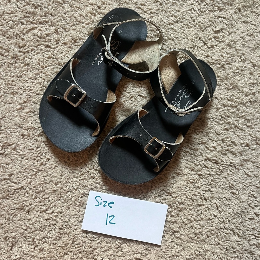 Black Leather Sandals with Buckle Straps